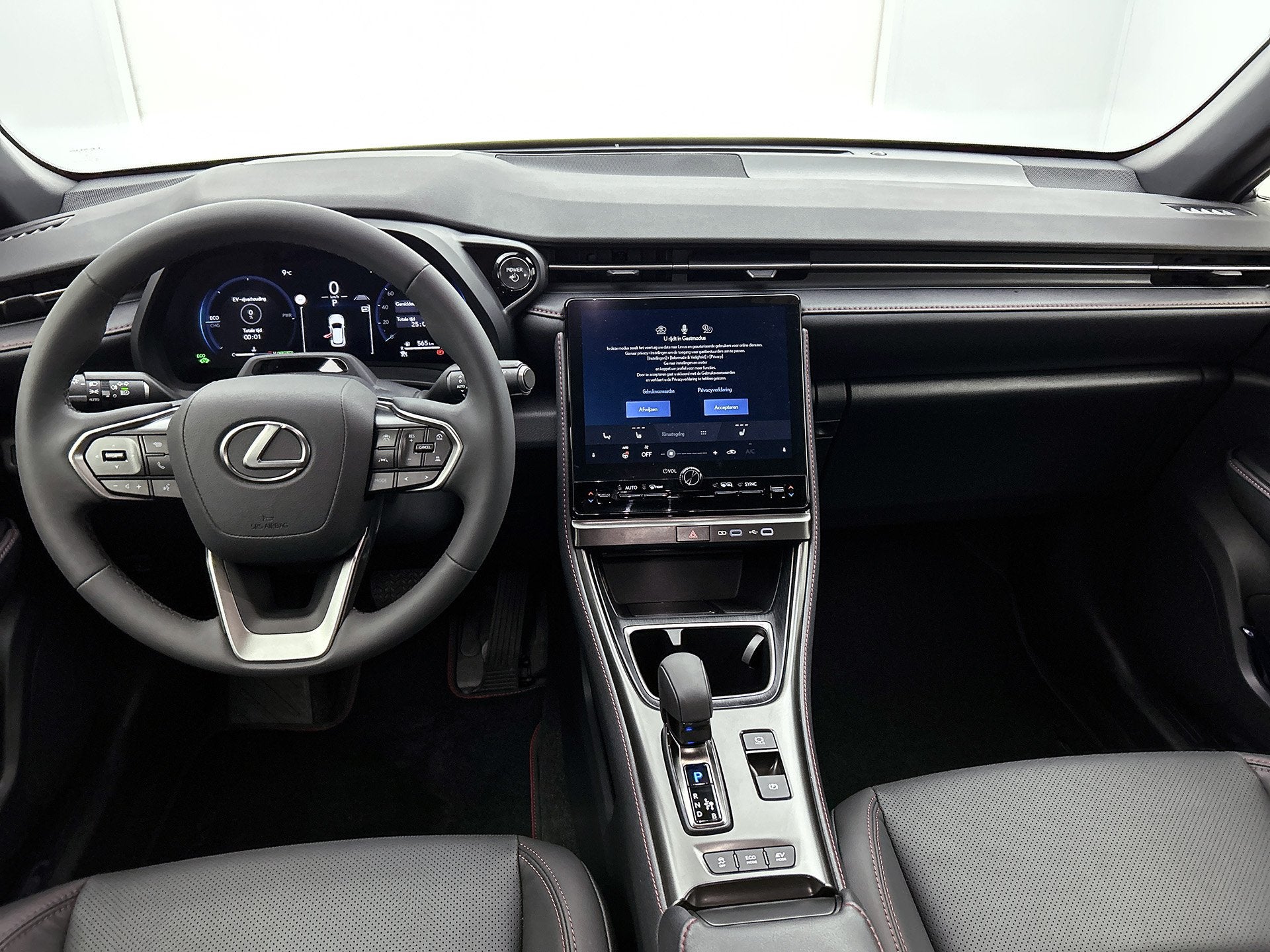 Lexus LBX 1.5 Hybrid Emotion Tech Pack (bj 2025, automaat), Auto's, 12 maanden, 136 pk, Bedrijf, 650 kg