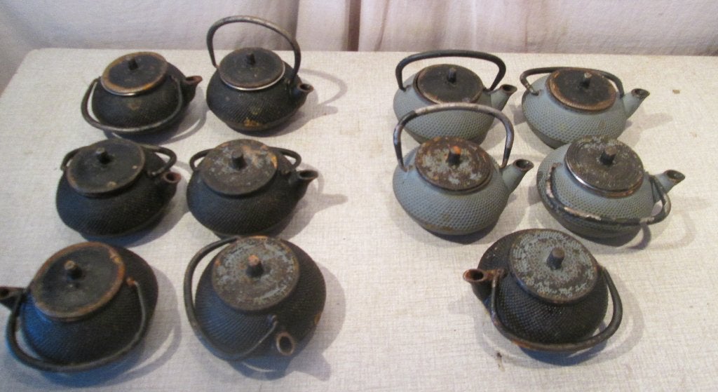 11 Antieke Kleine Gietijzeren Theeketeltjes, Ophalen of Verzenden