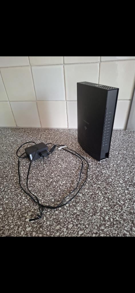 Ziggo Technicolor Router met modem en adapter, Computers en Software, Routers en Modems, Gebruikt, Router met modem, Ophalen of Verzenden