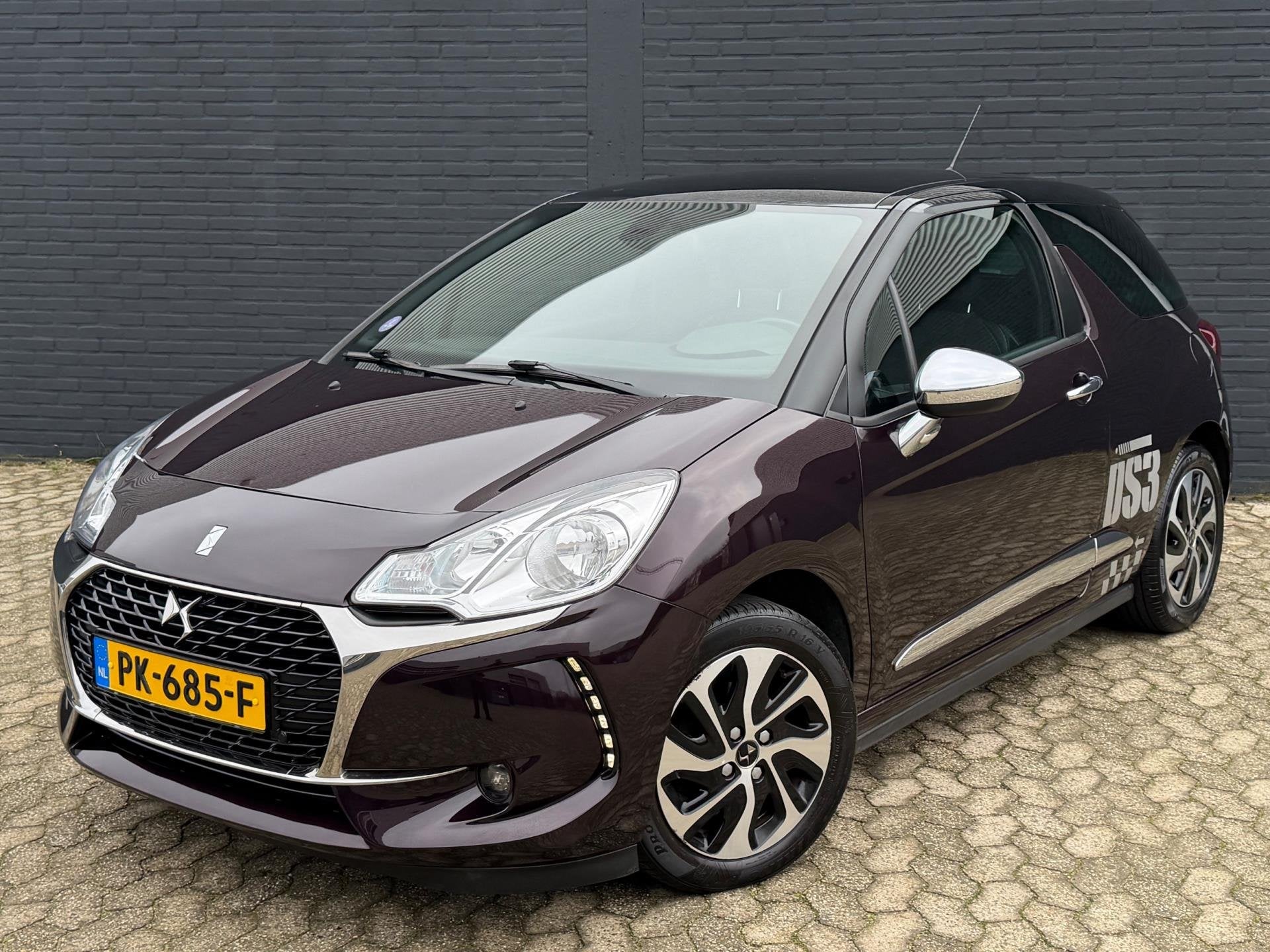 DS 3 1.2 PureTech So Chic, NAVI, CLIMA, CRUISE, NAP, APK, Voorwielaandrijving, Gebruikt, 82 pk, 23 km/l