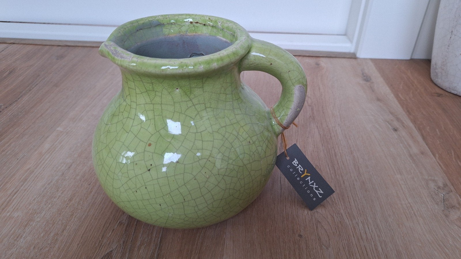 BRYNXZ Collections Groene Craquelé Vaas/Kan, Huis en Inrichting, Woonaccessoires | Vazen, Ophalen, Aardewerk of Porselein, Nieuw