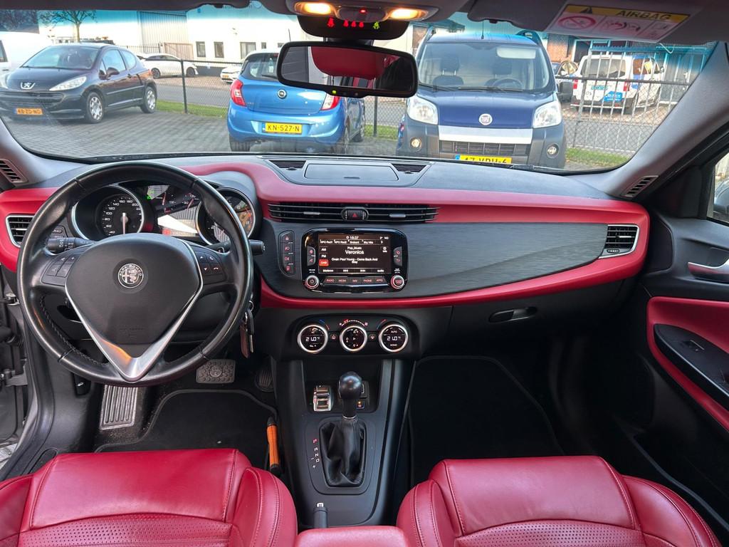 Alfa Romeo Giulietta 1.4 Turbo MultiAir Super | LEER | NAVI, Euro 6, 4 cilinders, Startonderbreker, Zilver of Grijs