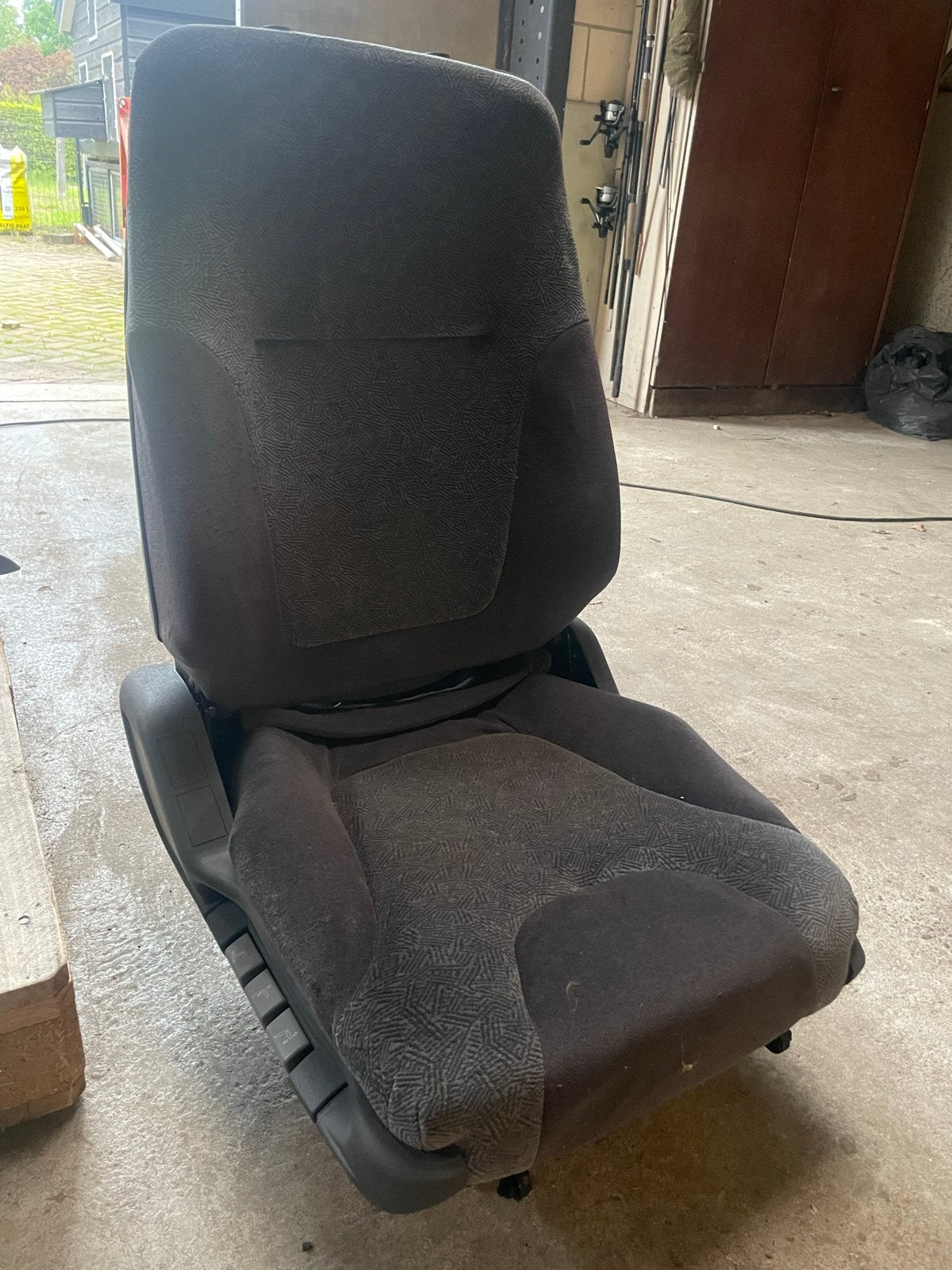3 Scania stoelen met nummer 1345798, Ophalen, Nieuw, Overige automerken