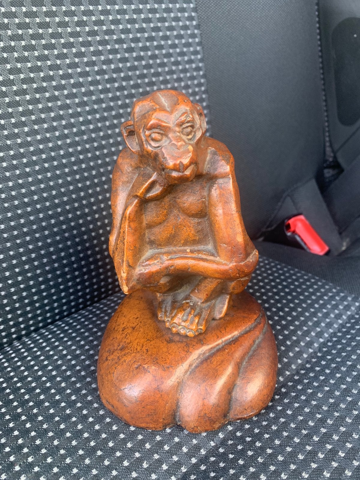 beeldje van zittende peinzende aap in art deco jaren 20 30, Antiek en Kunst, Ophalen of Verzenden