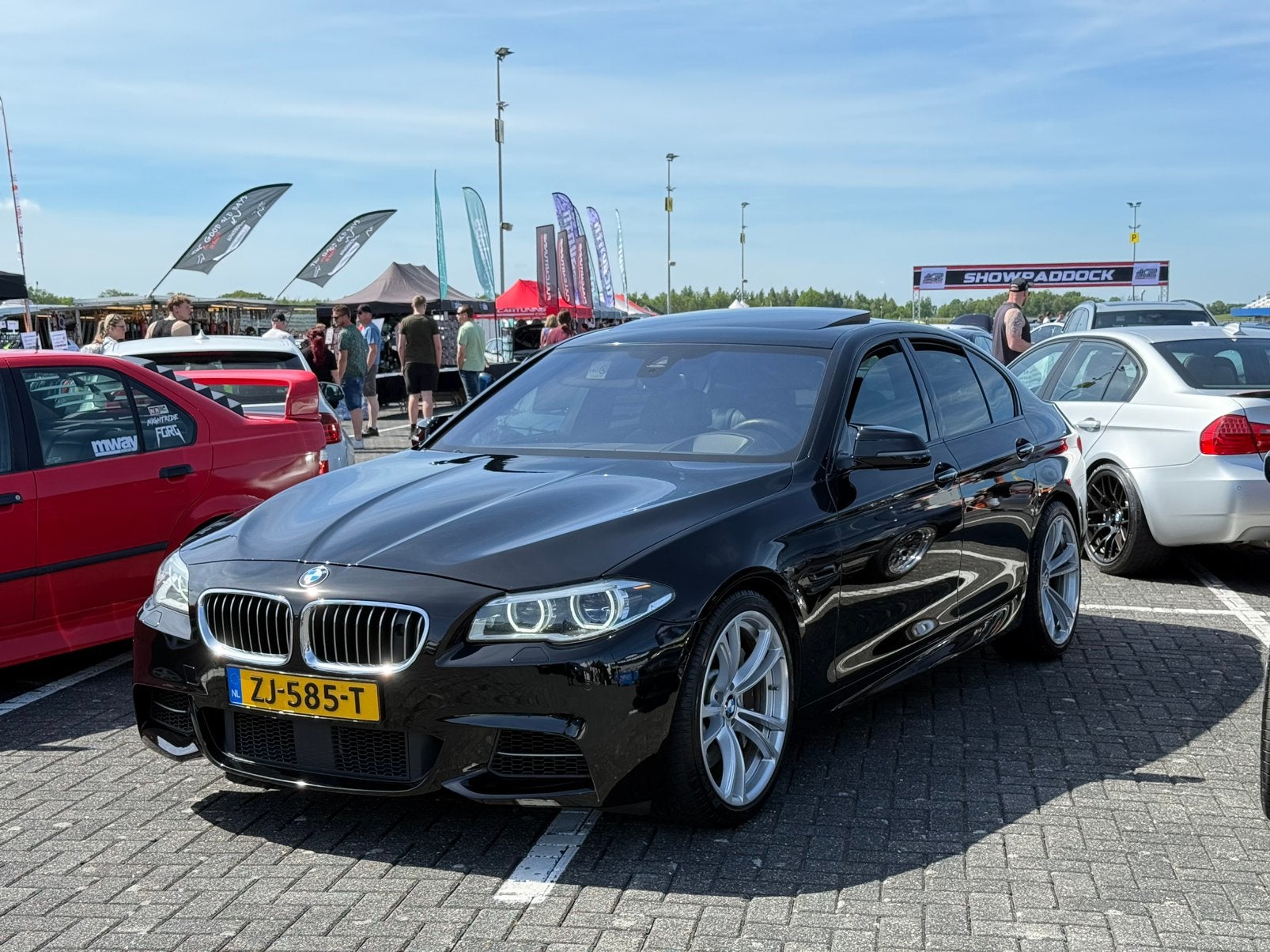 BMW 5-Serie M550d xDrive 2015 DAK|HUD|SOFTCLOSE|NIGHTVISION, Auto's, Automaat, Euro 6, 2993 cc, 2000 kg