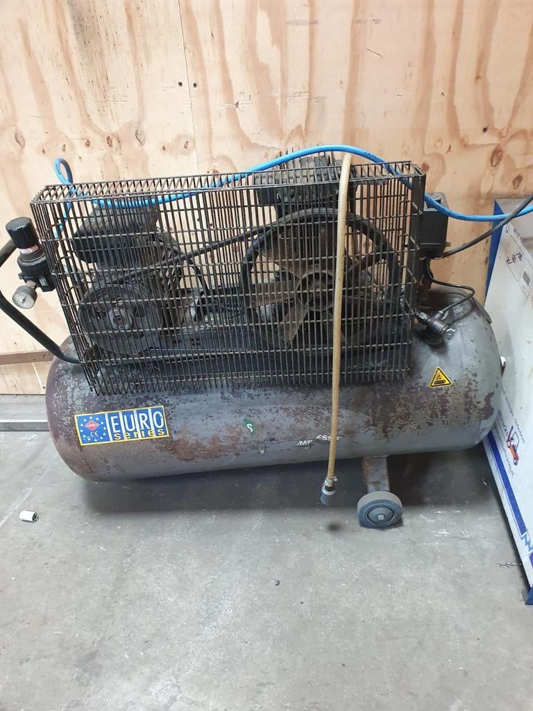 Gebruikte compressor - Euro Series, Ophalen, Gebruikt, 6 tot 10 bar, 25 tot 100 liter