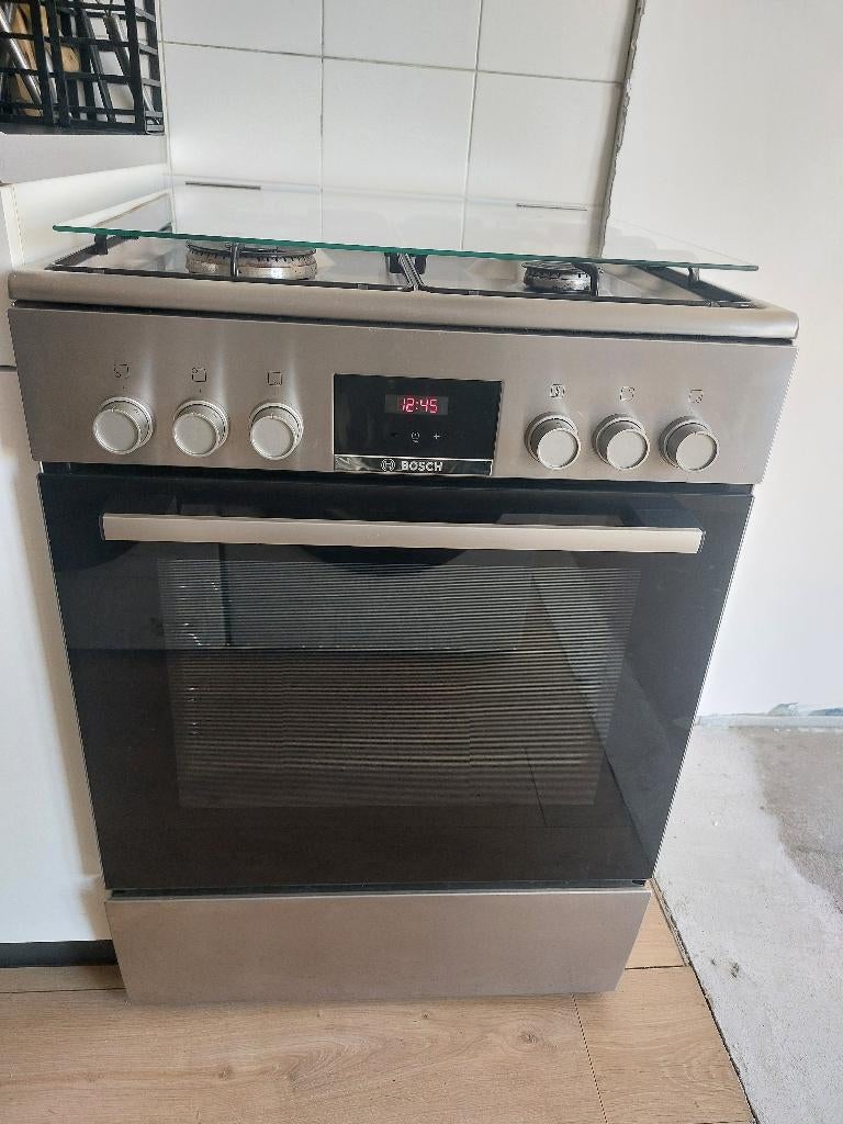 Bosch gasfornuis en oven, Witgoed en Apparatuur, Fornuizen, Ophalen, Gebruikt, 4 kookzones, Gas