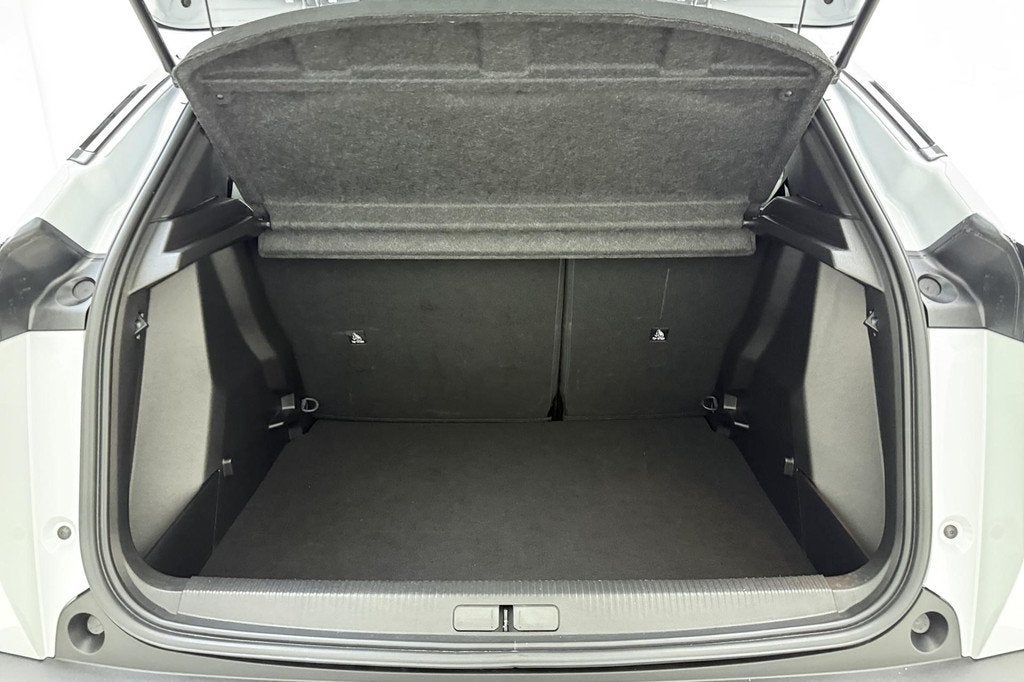 Peugeot 2008 1.2 Hybrid 145 Allure |Voorstoelen verwarmd| Ca, Auto's, 1272 kg, Euro 6, 1199 cc, Leder en Stof