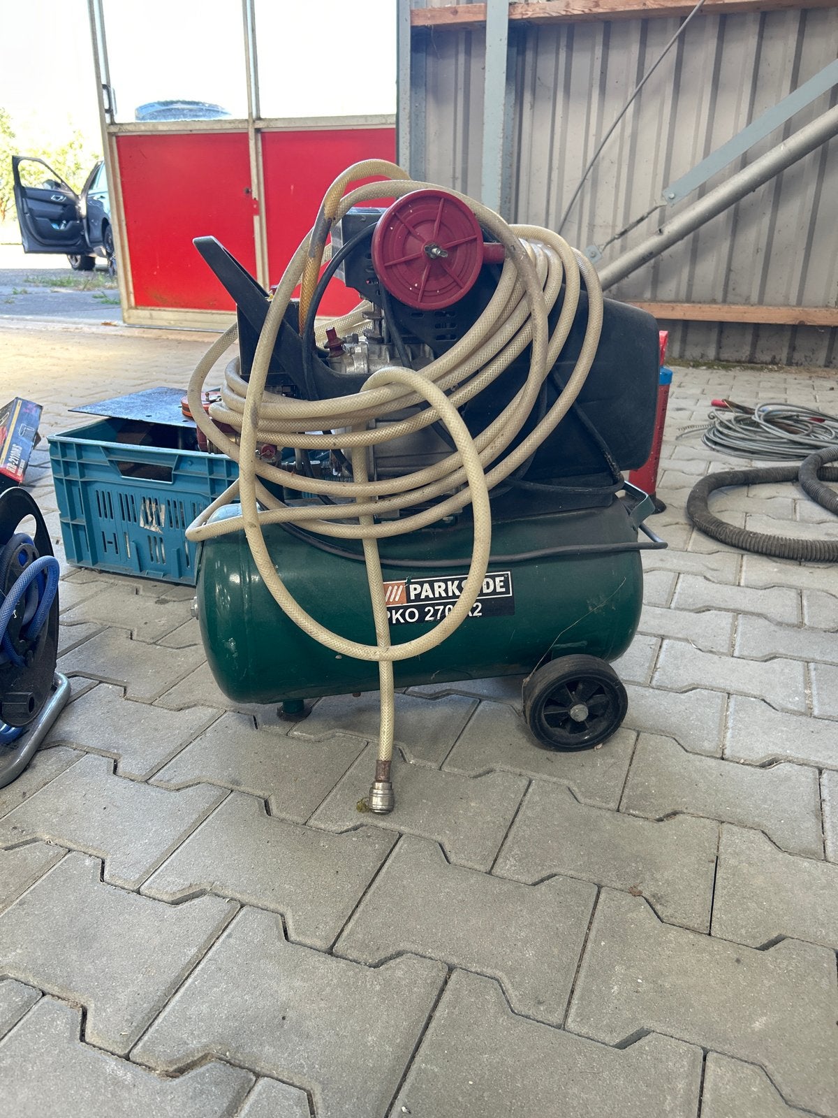 Compressor met toebehoren - Parkside, Doe-het-zelf en Verbouw, Compressors, Ophalen, Gebruikt, 6 tot 10 bar, 25 tot 100 liter