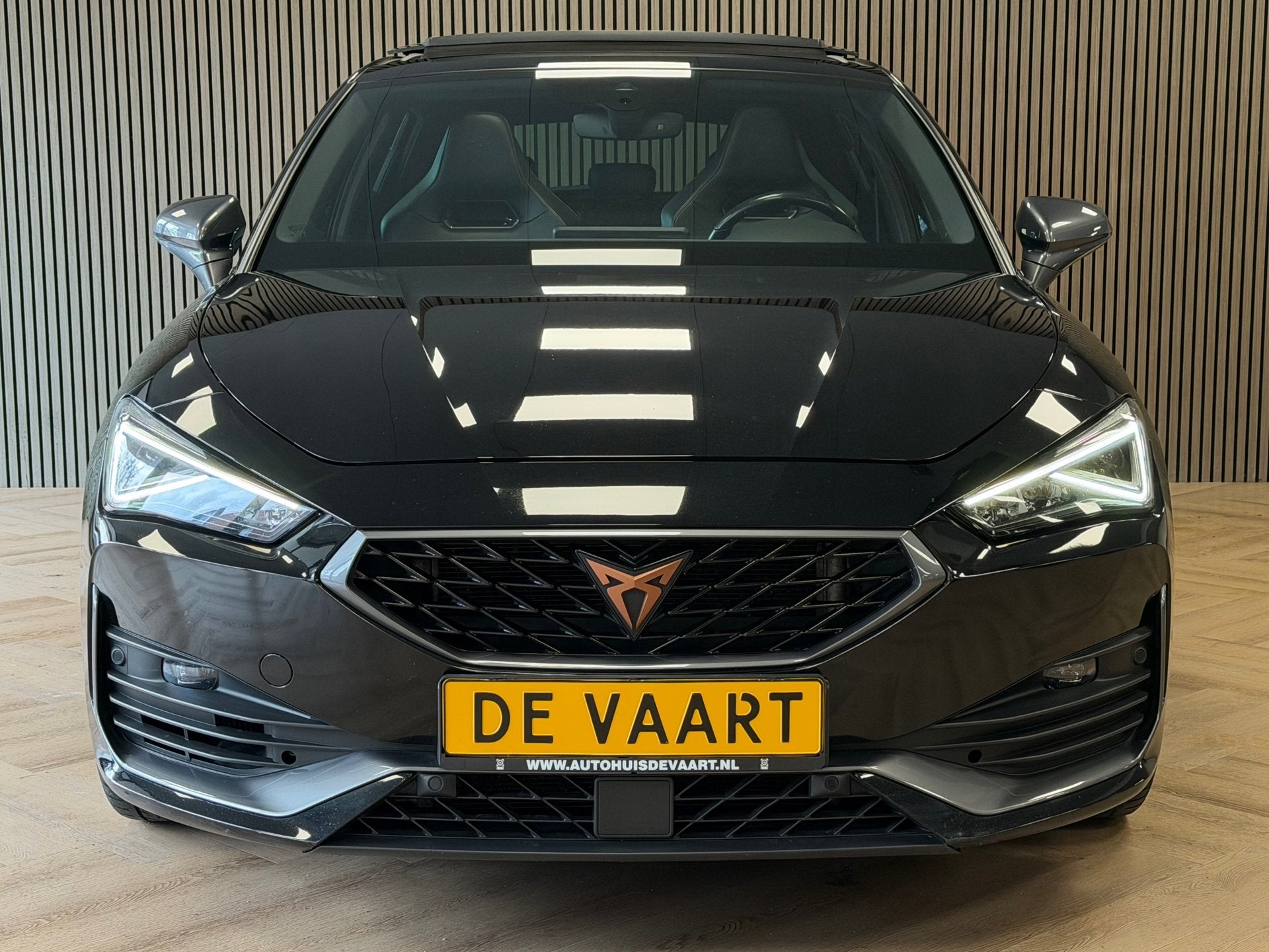 Cupra Leon 2.0 Business 301 PK AUT. PANORAMADAK MEMORY VIRTU, 15 km/l, Gebruikt, Euro 6, 4 cilinders