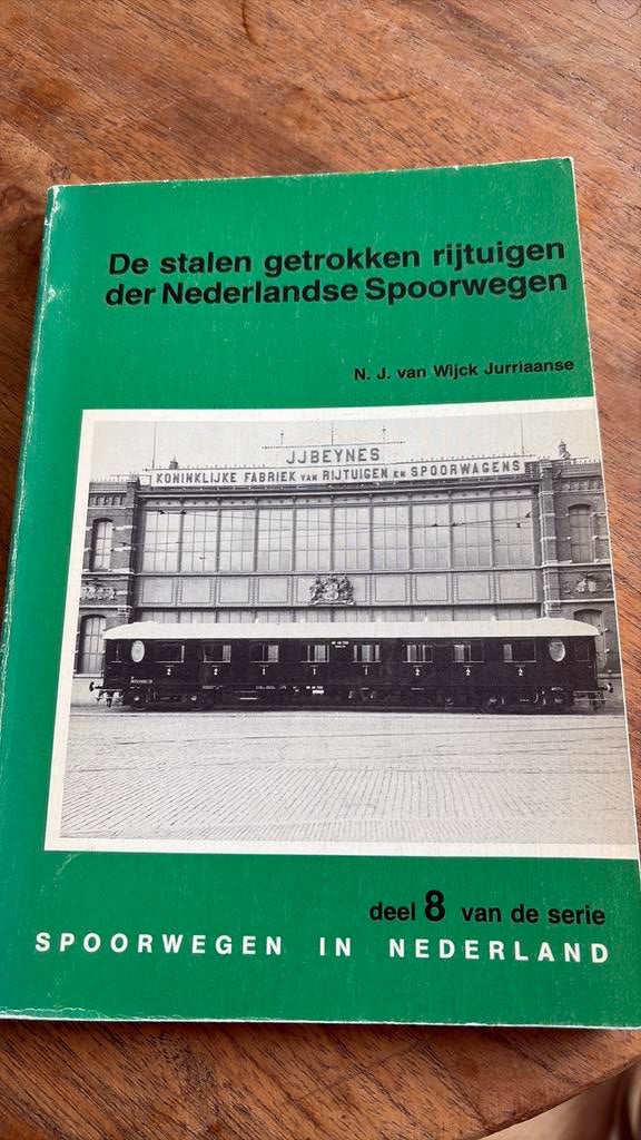 Boek trein NS Nederlandse spoorwegen Beynes, Ophalen of Verzenden, Zo goed als nieuw, Trein, Boek of Tijdschrift