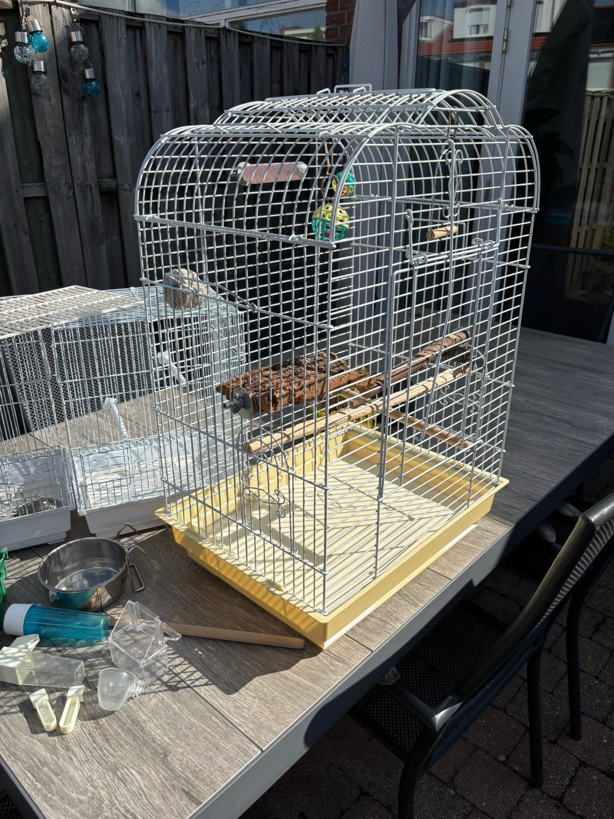 Diverse spullen/kooien/veel speelgoed voor vogels/parkietjes, Ophalen, Gebruikt, Metaal, Vogelkooi