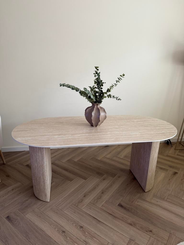 Ovale eettafel in Travertin look, Huis en Inrichting, Tafels | Salontafels, Zo goed als nieuw, Minder dan 50 cm, Ovaal, 50 tot 100 cm