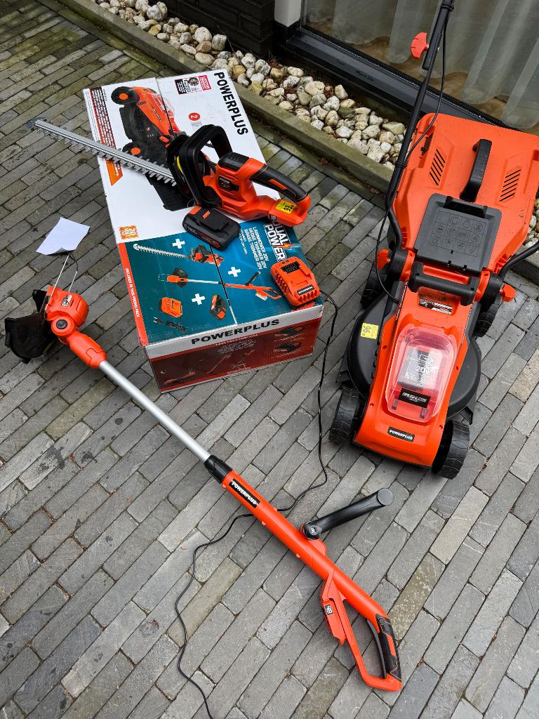 Set maaier, strimmer en heggeschaar, Tuin en Terras, Grasmaaiers, Nieuw, Accu-grasmaaier, 30 t/m 39 cm, Cirkelmaaier, Opvangbak