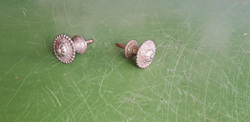 knop knoppen oude meubelknoppen decoratie, Antiek en Kunst, Curiosa en Brocante, Verzenden