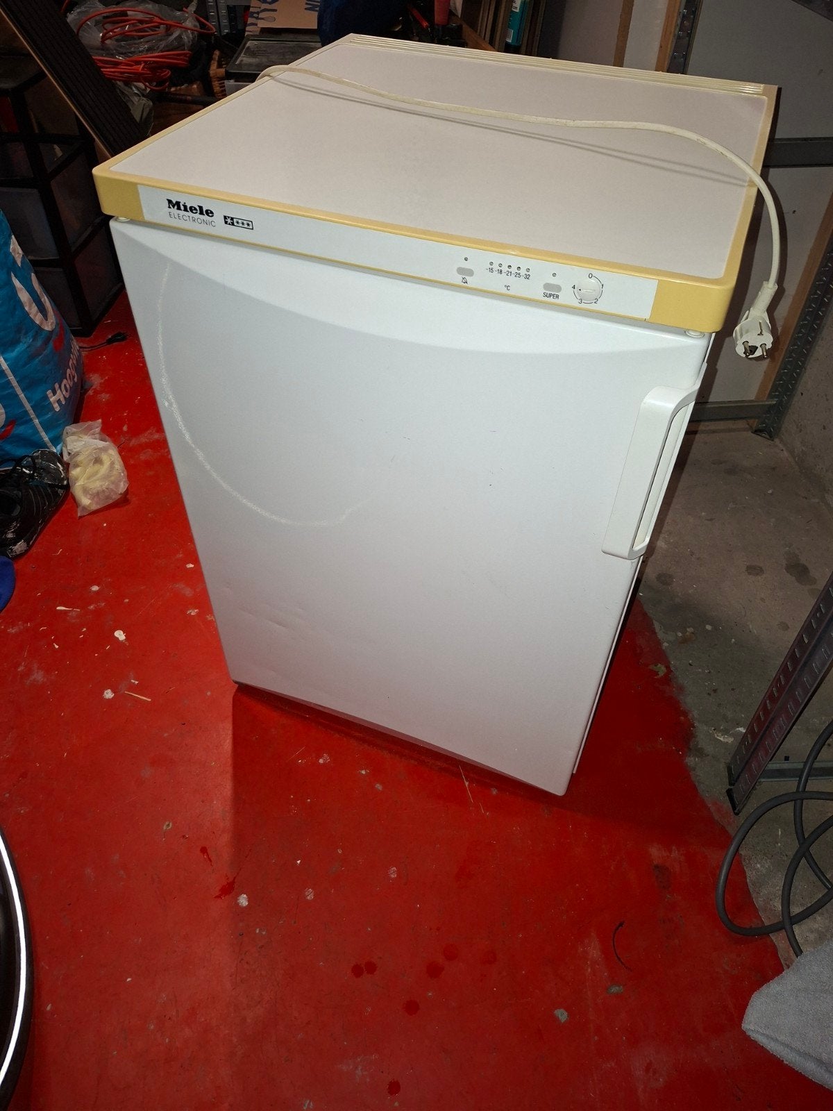 Miele F 7140 S Vriezer vrijstaand, Gebruikt, Minder dan 60 cm, Ophalen of Verzenden, Vrijstaand