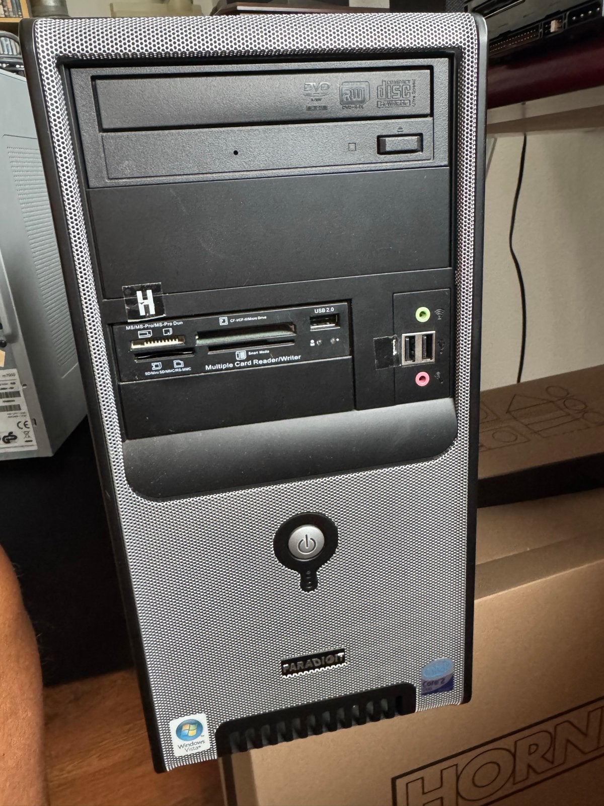 Paradigit Desktop PC - Zonder harde schijf, Ophalen, Gebruikt, Minder dan 4 GB, Met videokaart