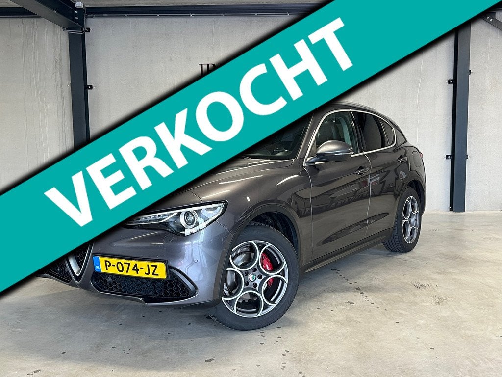 Alfa Romeo Stelvio 2.0 T AWD Super - Pano - Harman Kardon -, Auto's, Alfa Romeo, Automaat, Euro 6, 4 cilinders, 93 €/maand