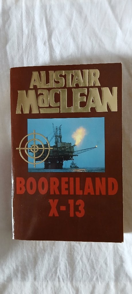 Allister MacLean - Booreiland X-13, Ophalen of Verzenden, Zo goed als nieuw