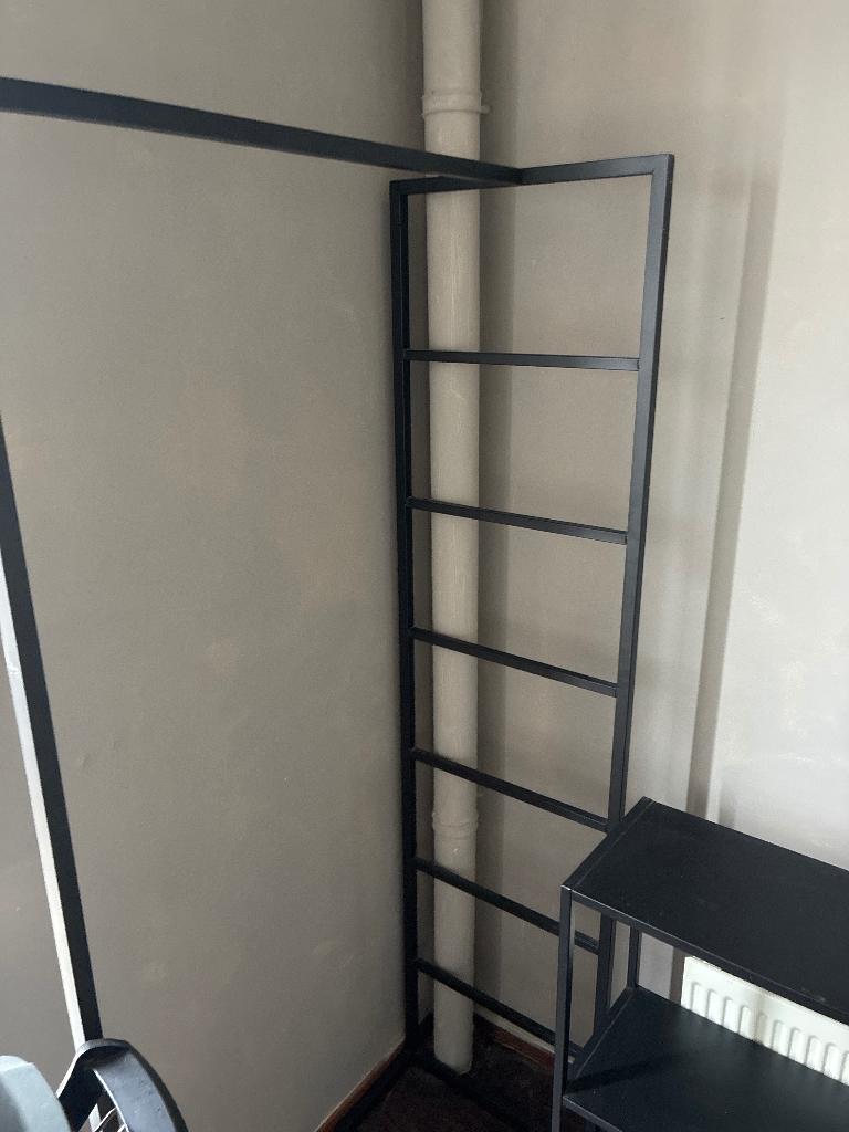 Kledingrek zwart metaal Jysk, Ophalen, Minder dan 50 cm, Zo goed als nieuw, Minder dan 100 cm