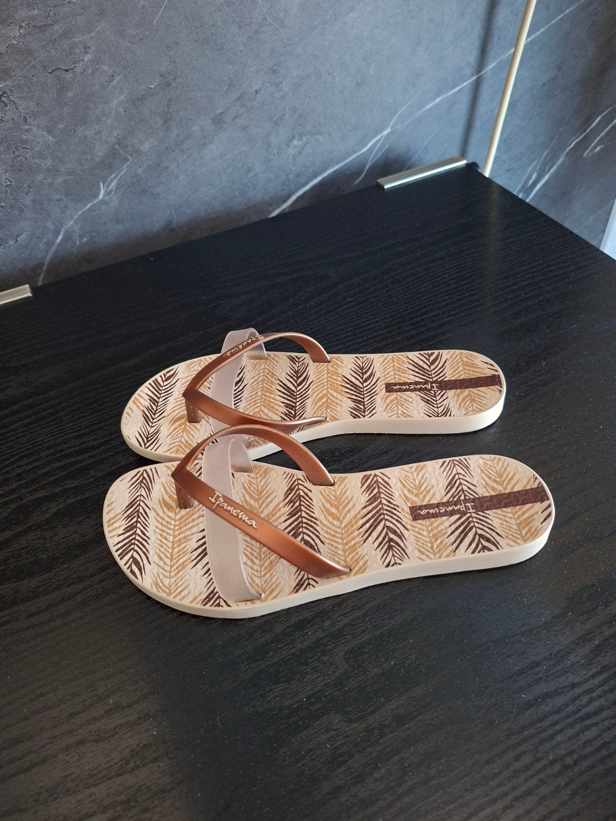 Ipanema slippers mt 37, Slippers, Bruin, Verzenden, Zo goed als nieuw