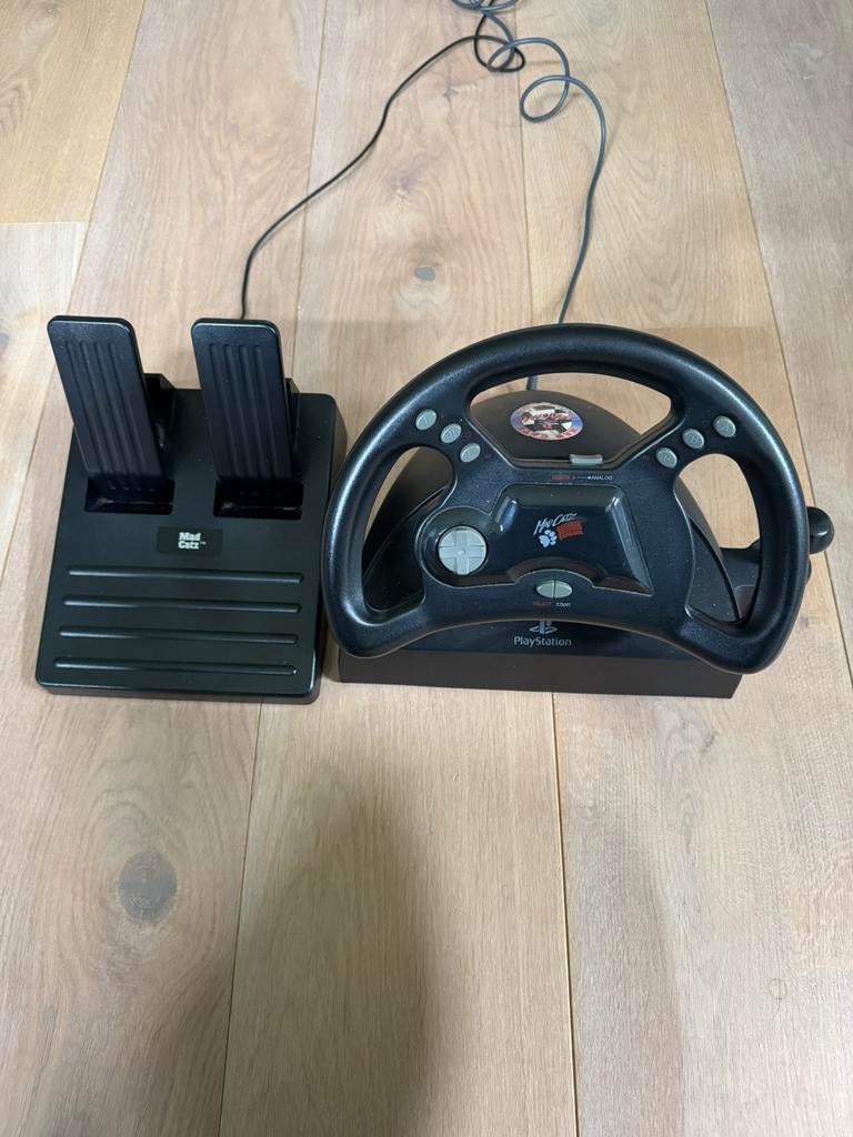 Mad Catz racing stuur met pedalen, Spelcomputers en Games, Ophalen of Verzenden, Zo goed als nieuw