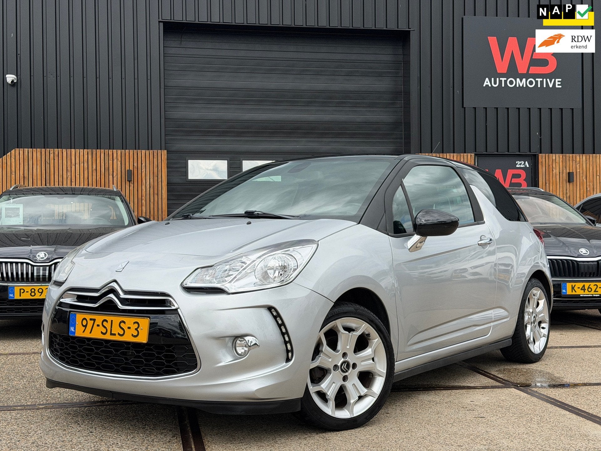 Citroen DS3 1.6 So Chic PDC Clima Cruise Leder Stoelverwarmi, Voorwielaandrijving, Euro 5, Zwart, 4 cilinders
