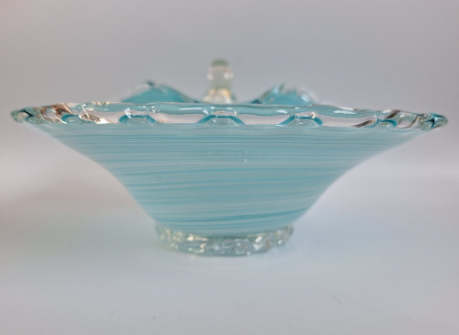 Mooie glazen blauw/ witte murano schaal
10 x 20 x 17,5 cm
54, Ophalen of Verzenden