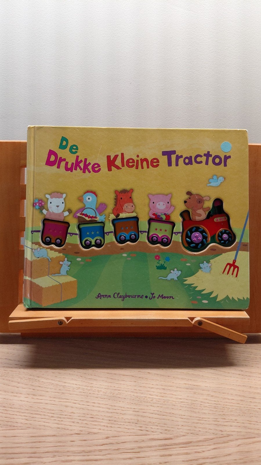 De Drukke Kleine Tractor - Interactief Kinderboek, Gelezen, Ophalen of Verzenden, Anna Claybourne en Jo Moon, Uitklap-, Voel- of Ontdekboek