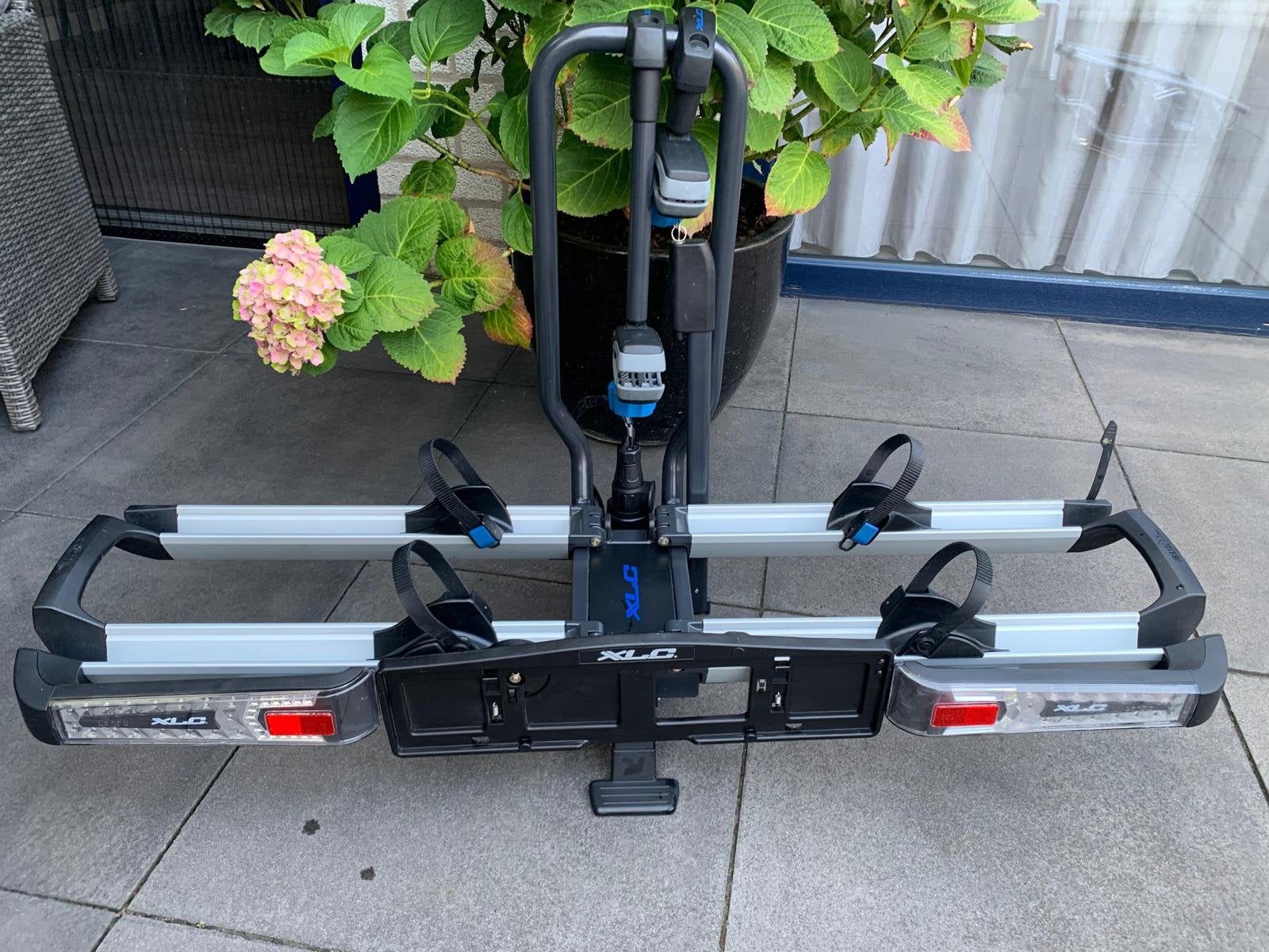 XLC Azura Xtra LED kantelbare lichtgewicht fietsendrager, Ophalen, Elektrische fiets, Zo goed als nieuw, 2 fietsen