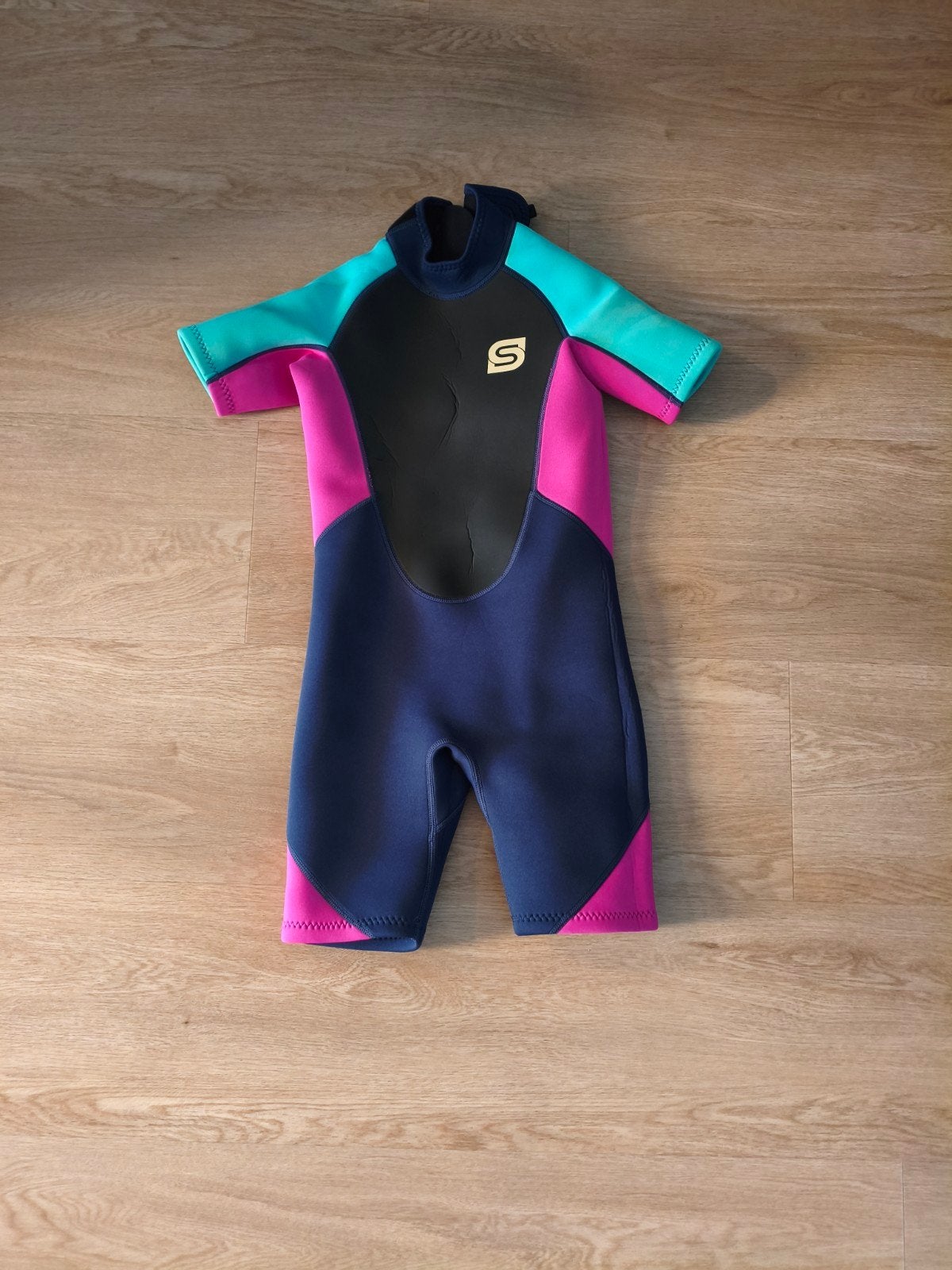 Wetsuit maat 140 - Slechts twee keer gedragen, Ophalen of Verzenden, Zo goed als nieuw, Meerkleurig, Korte mouw