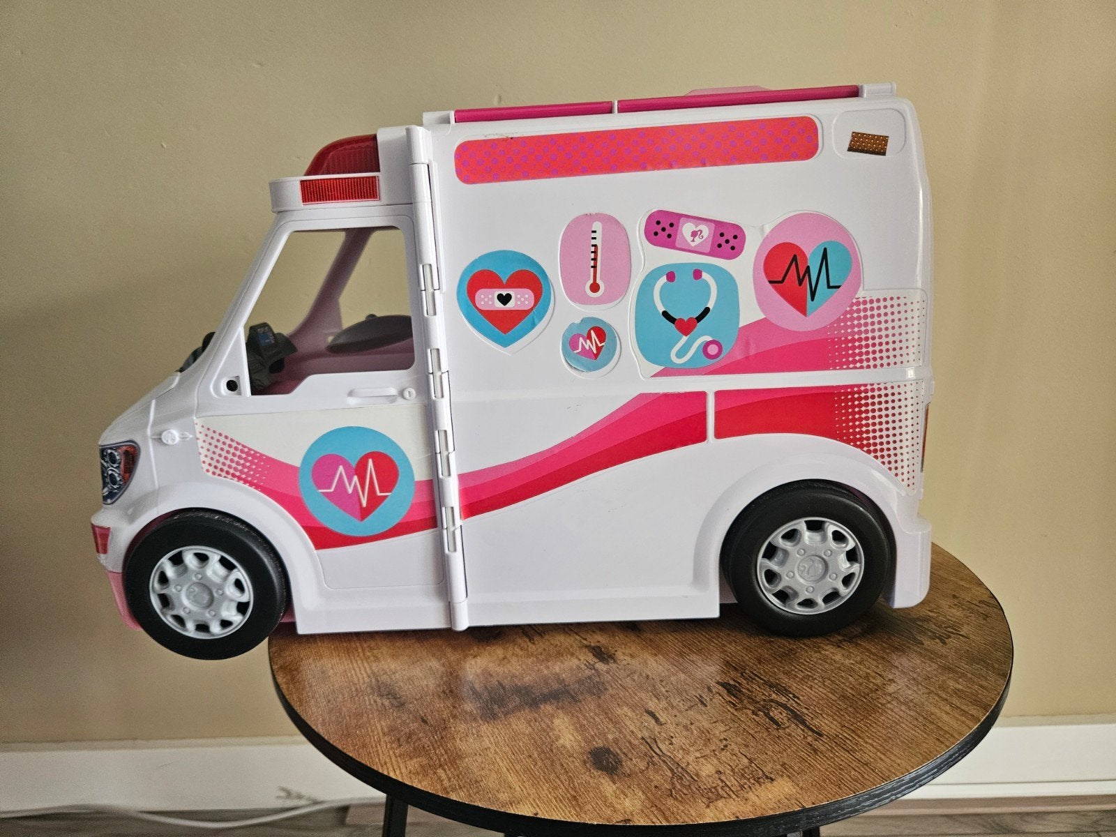 Barbie ambulance met pop en accessoires, Ophalen, Zo goed als nieuw, Barbie