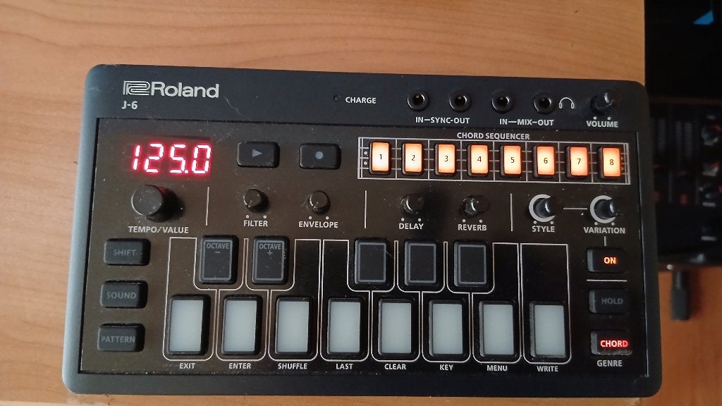 Roland aira j6 ruilen tegen aira e4, Ophalen, Roland, Overige aantallen, Zo goed als nieuw