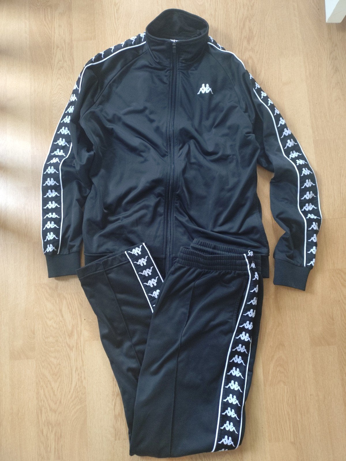 Kappa trainingspak zwart - Maat L, Kleding | Heren, Sportkleding, Maat 52/54 (L), Kappa, Zwart, Ophalen of Verzenden