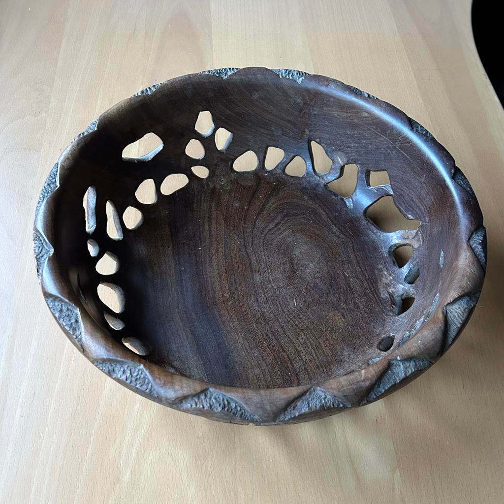 Handgesneden houten (fruit)schaal met motief., Ophalen of Verzenden