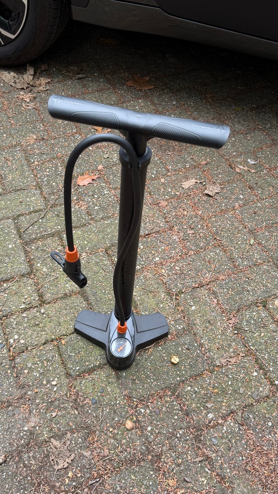 Fietspomp met drukmeter - SKS Germany, Fietsen en Brommers, Ophalen, Drukmeter, Zo goed als nieuw