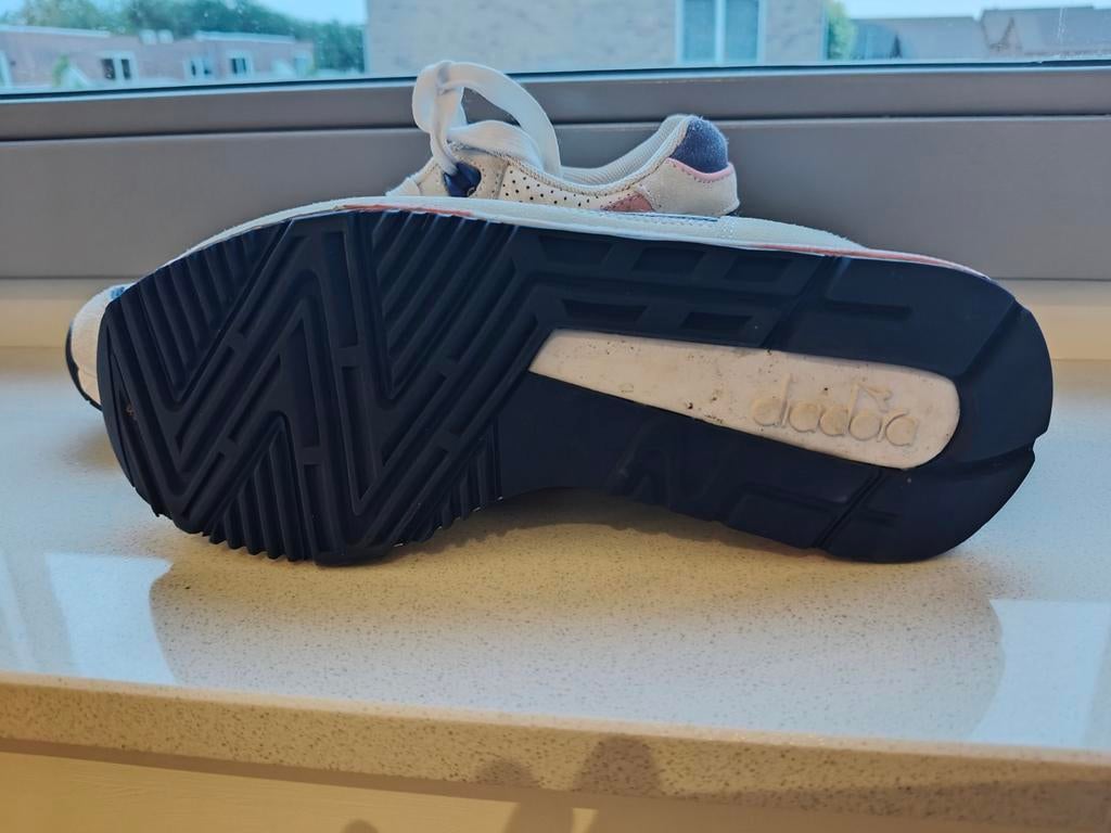 Diadora sneakers zo goed als nieuw - Maat 36.5, Kleding | Dames, Schoenen, Diadora, Ophalen of Verzenden