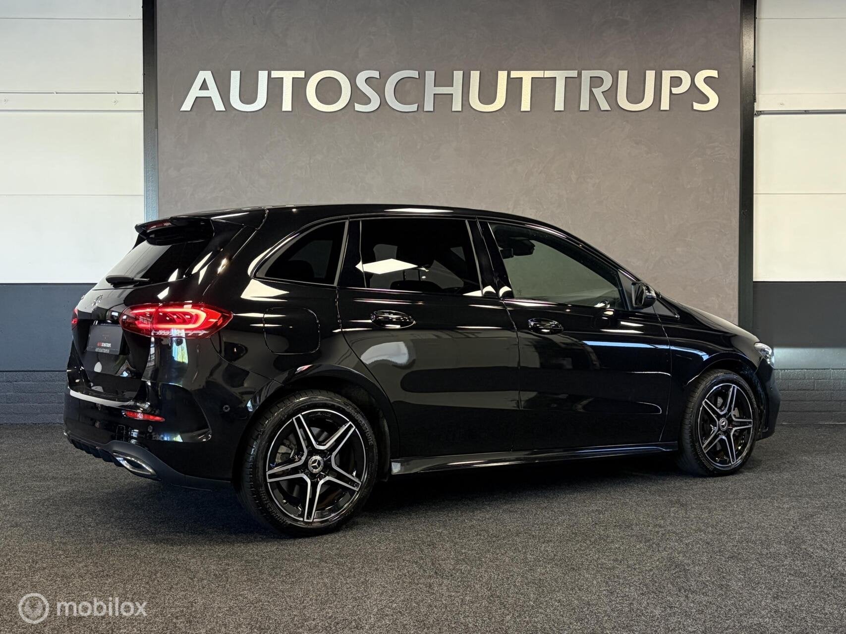 Mercedes B-klasse 250 e AMG Line SOH 94% / SFEER / STOELVERW, Auto's, Mercedes-Benz, Gebruikt, Zwart, 4 cilinders, Zwart