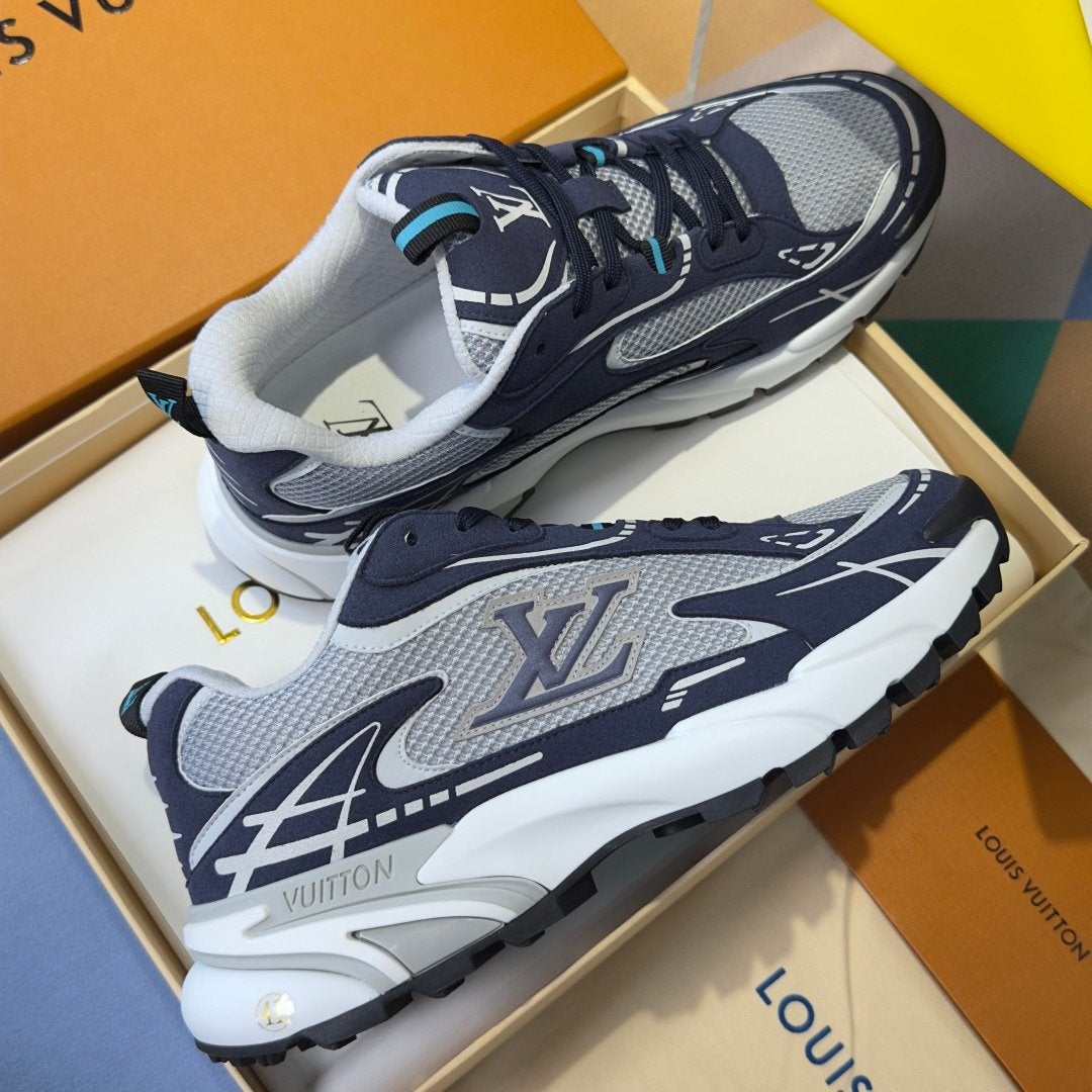 Louis Vuitton Runner Sneakers - Maat 40 -, Kleding | Heren, Schoenen, Blauw, Nieuw, Ophalen of Verzenden, Sneakers of Gympen