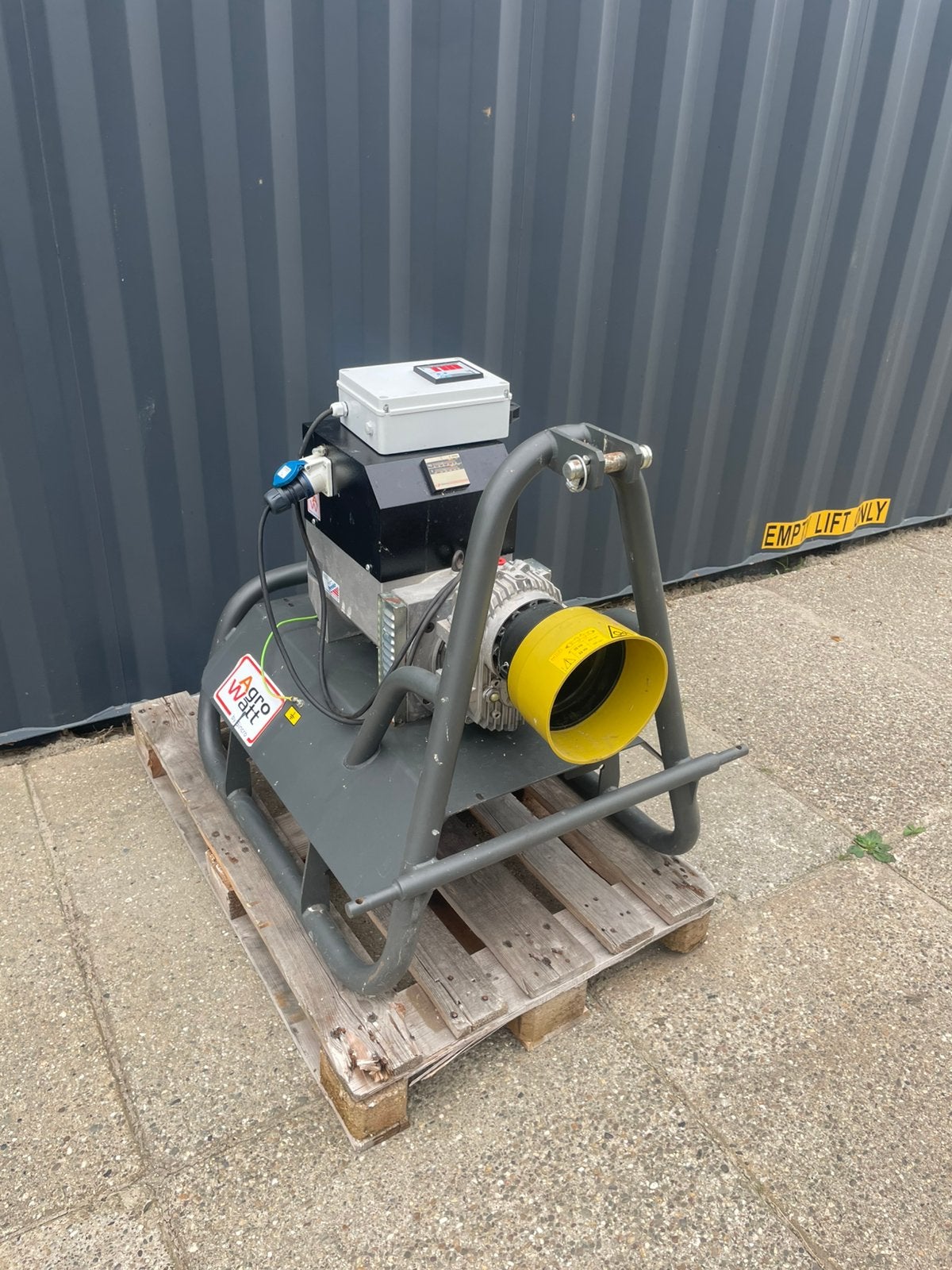 AgroWatt trekker aggregaat 15 KVA, Ophalen, Zo goed als nieuw, Dieselolie