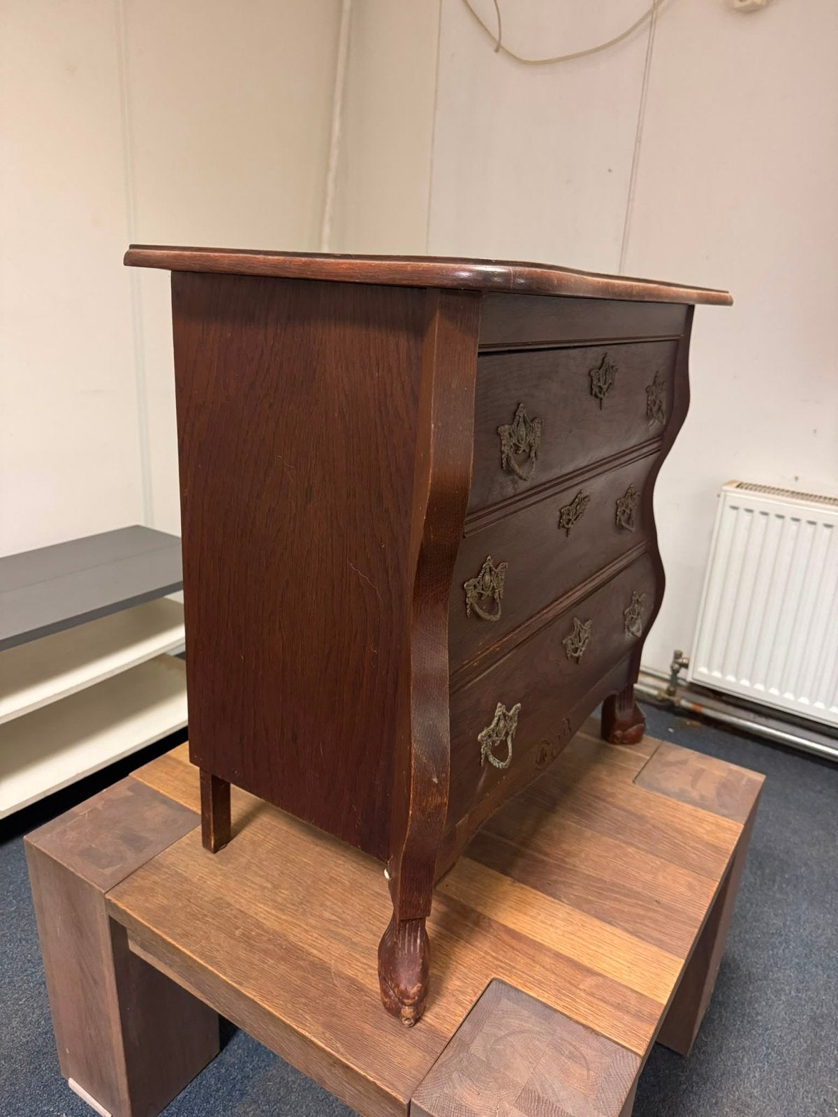 Antieke commode met 3 laden buikkastje, Ophalen