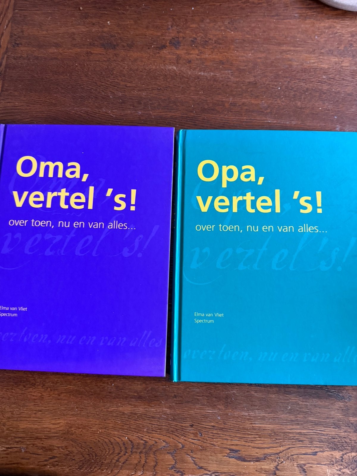 Elma van Vliet -  Oma, vertel 's! + Opa, vertel 's! Nieuw, Ophalen of Verzenden, Zo goed als nieuw