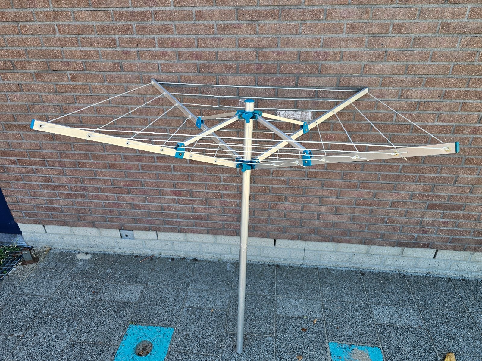 Inklapbare 4-armige aluminium droogmolen, Ophalen, Gebruikt, Droogmolen