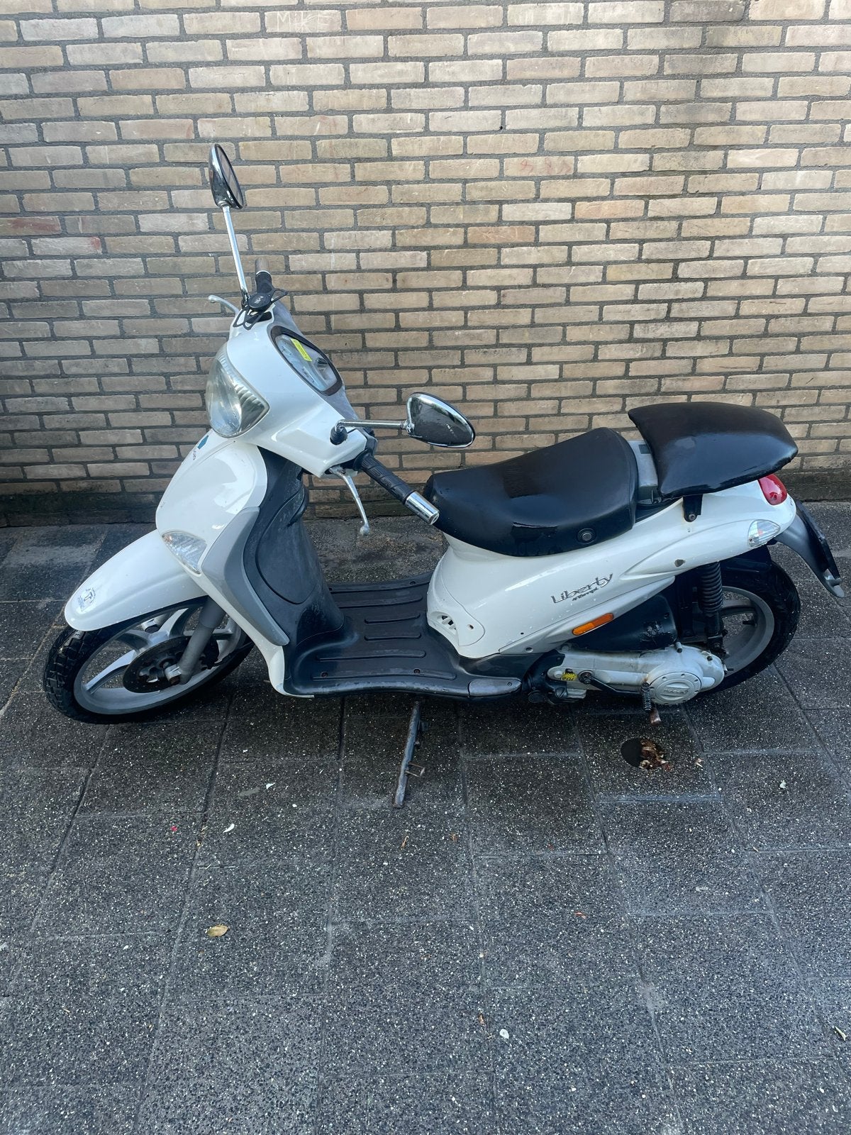 Gebruikte Piaggio Liberty scooter - Lang stilgestaan