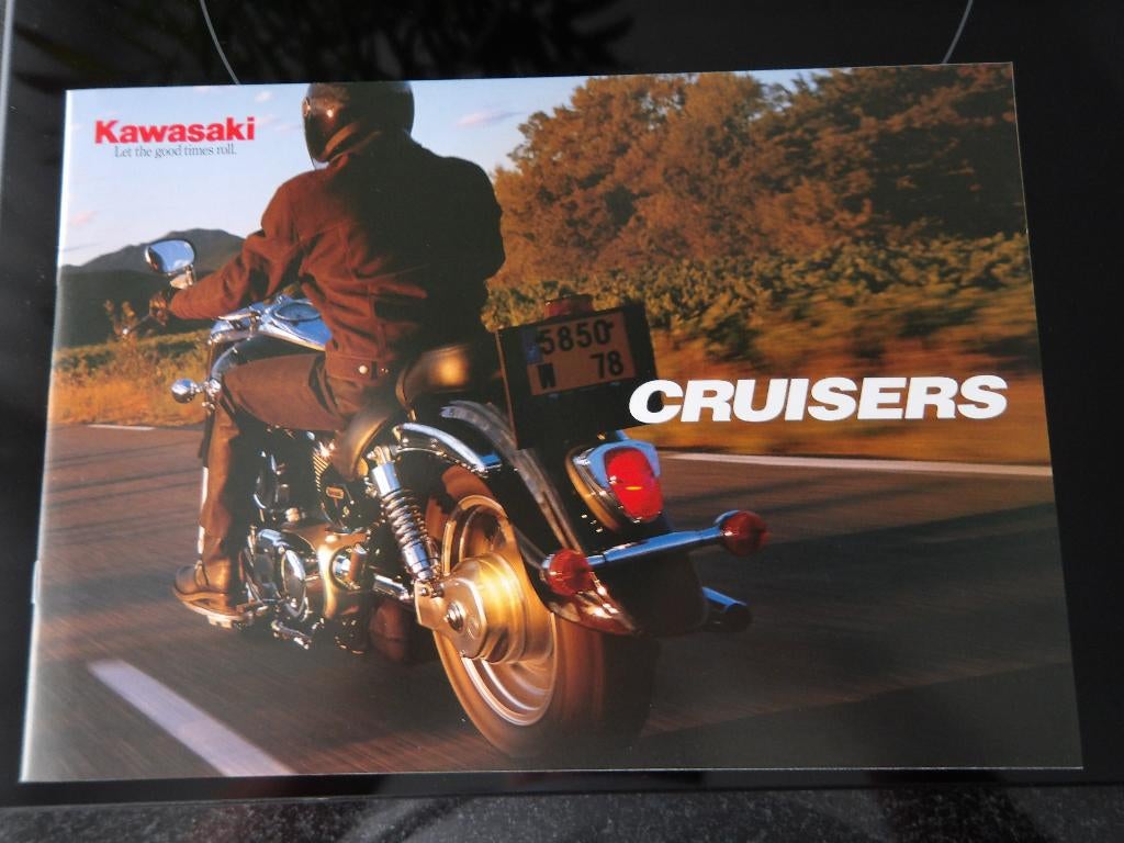 Folder Kawasaki Cruisers E99941-1064, Motoren, Handleidingen en Instructieboekjes, Verzenden, Kawasaki