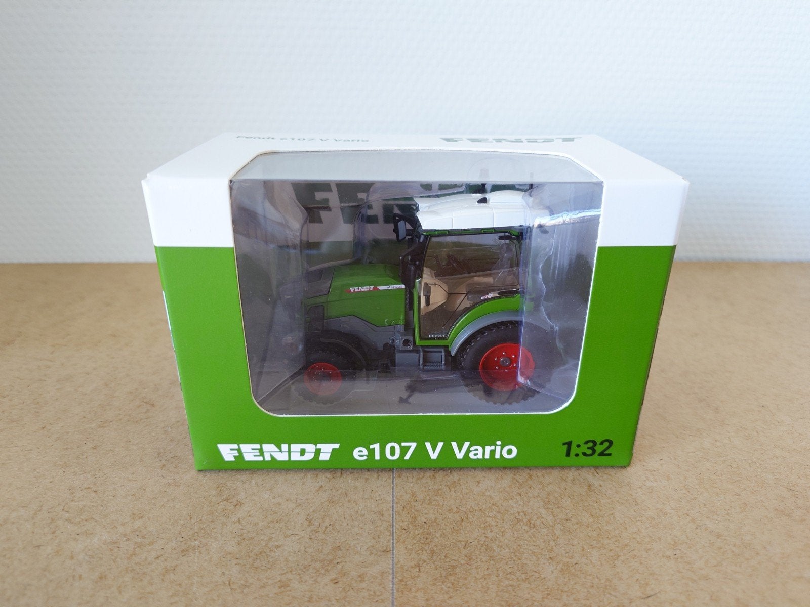 Fendt E 107 Vario 1:32 USK, Hobby en Vrije tijd, Modelauto's | 1:32, Ophalen of Verzenden, Tractor of Landbouw, Overige merken