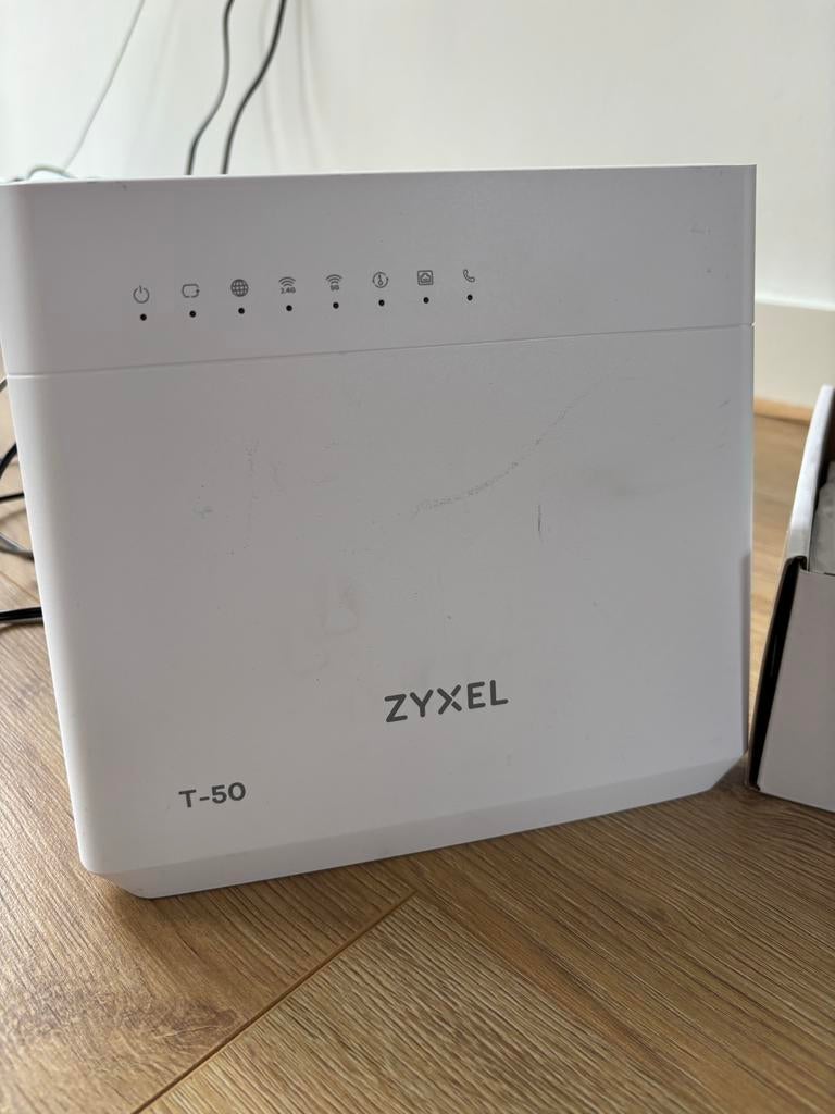 Zyxel T-50 modem/router, Computers en Software, Routers en Modems, Gebruikt, Router met modem, Ophalen