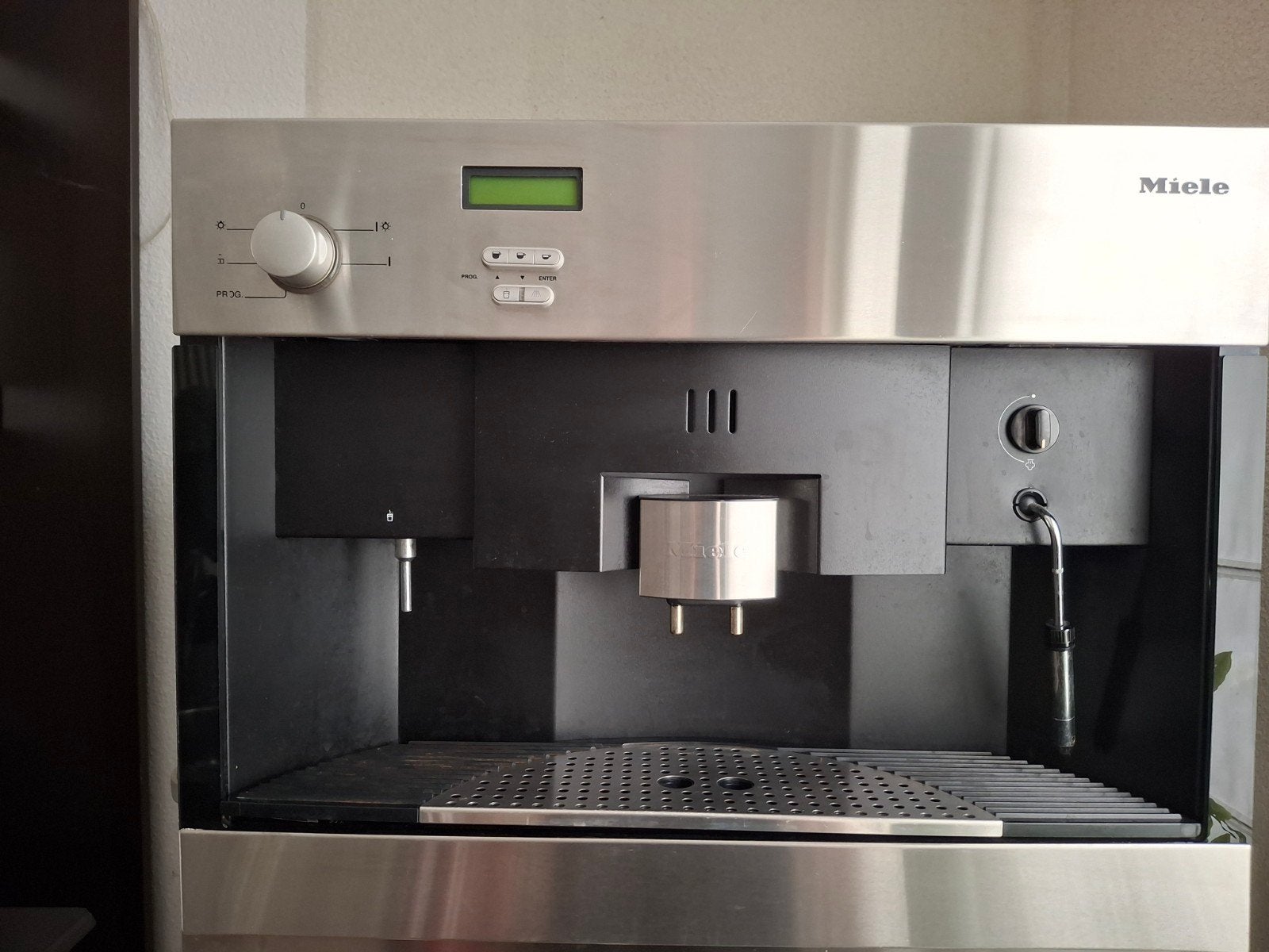 Miele koffiemachine met defect, Witgoed en Apparatuur, Koffiemachine, Niet werkend, Afneembaar waterreservoir, Koffiebonen