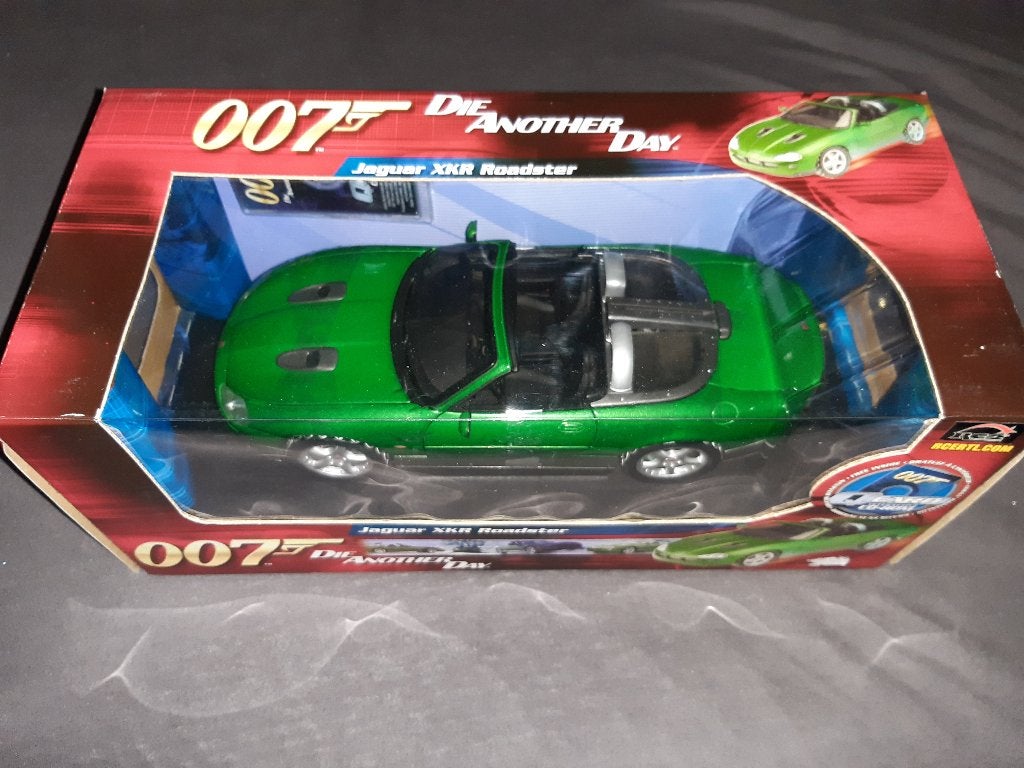 ERTL 33850 1:18 Jaguar James Bond 007, Hobby en Vrije tijd, Modelauto's | 1:18, Verzenden, Nieuw, Auto, ERTL