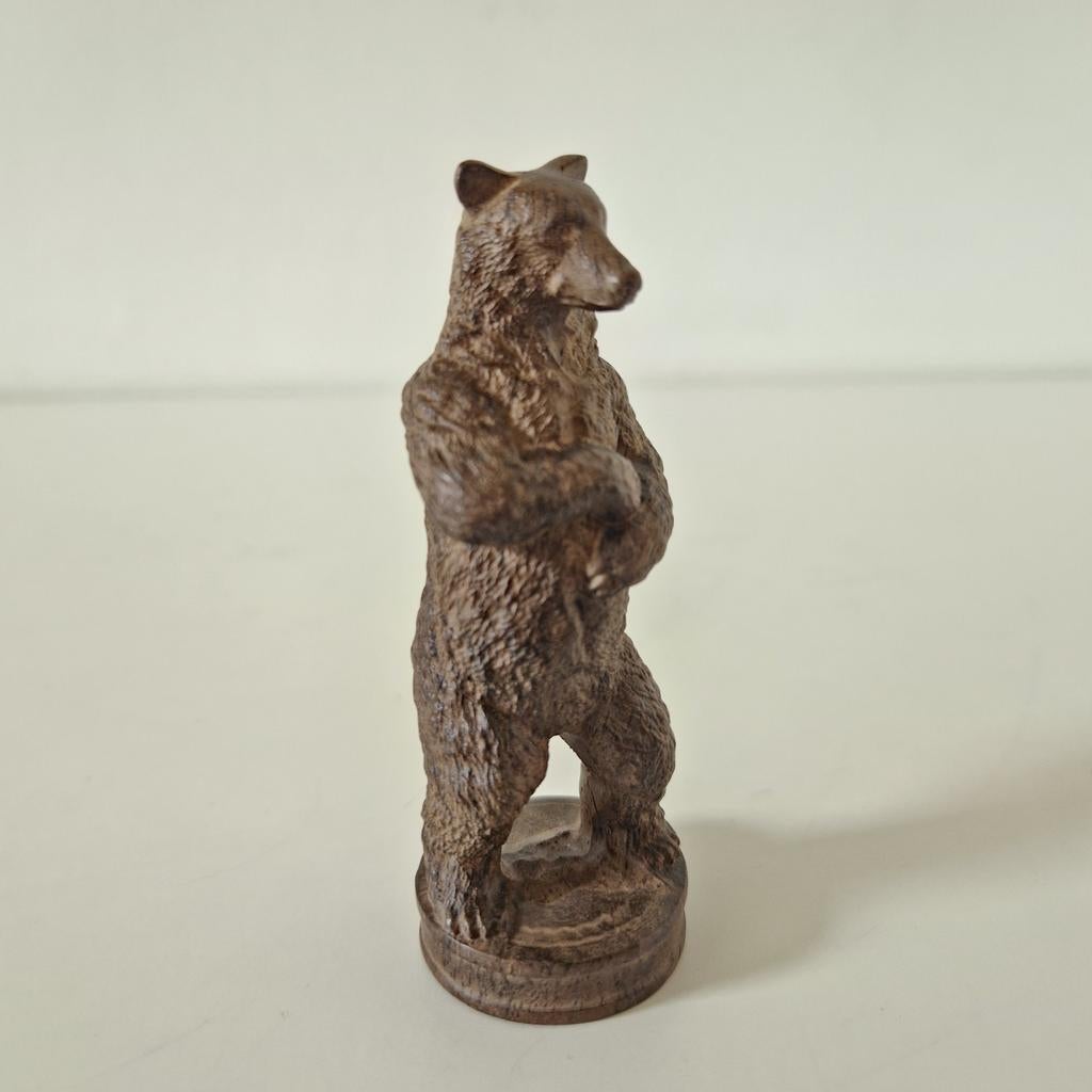 Houtsnijwerk beeldje Beer houten beertje zwarte woud, Antiek en Kunst, Kunst | Beelden en Houtsnijwerken, Houtsnijwerk, Minder dan 20 cm